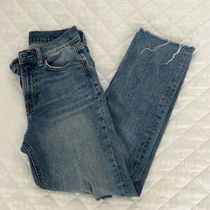 Gap Cheeky Straigbt distressed denim